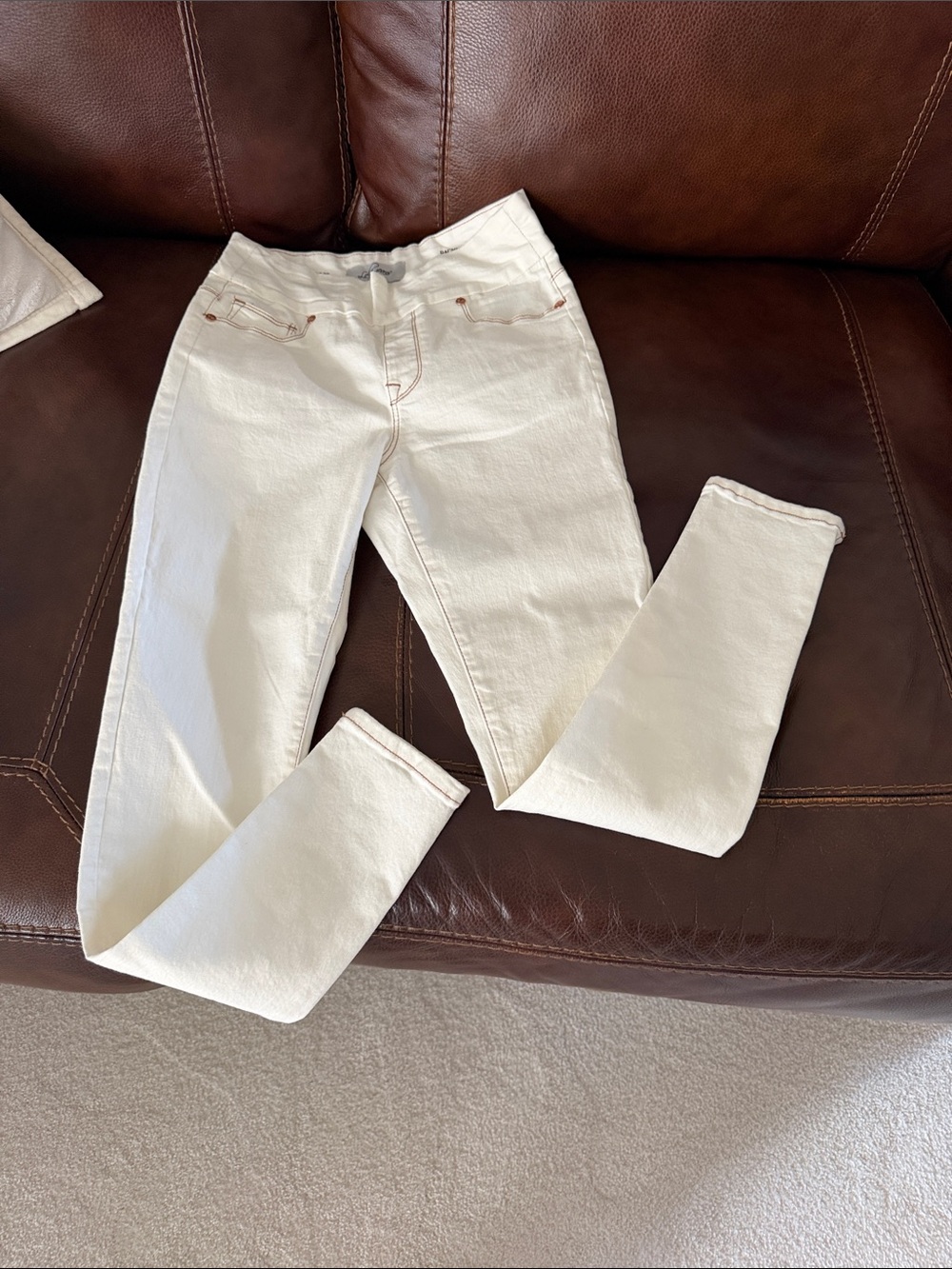 Lola jeans, size 26